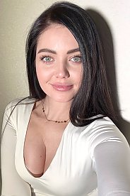 Ekaterina Kyiv 1904553
