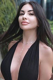 Elena Odesa 1913643