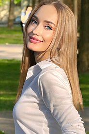 Yana Warsaw 1927836