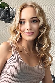 Yana Warsaw 1927836