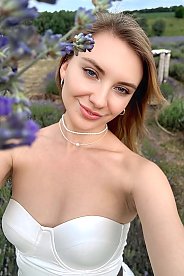 Nataliia Toronto 1931644