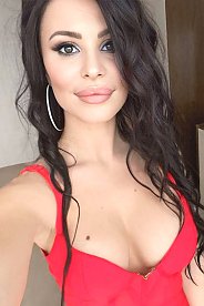 Yullia Milan 1937166
