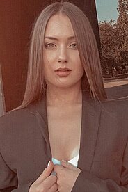 Yana Nikolaev 949728